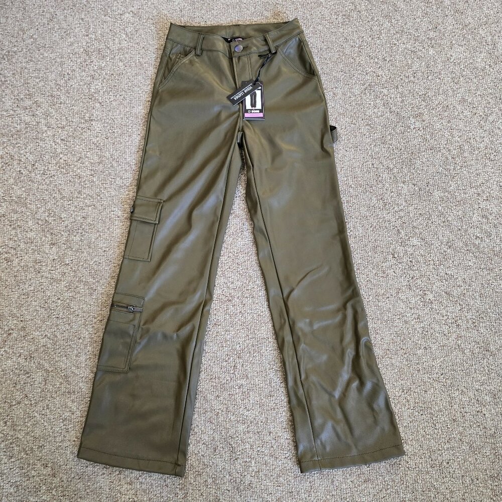 NWT Ci Sono Women's Vegan Leather Olive Cargo Pants Size Small